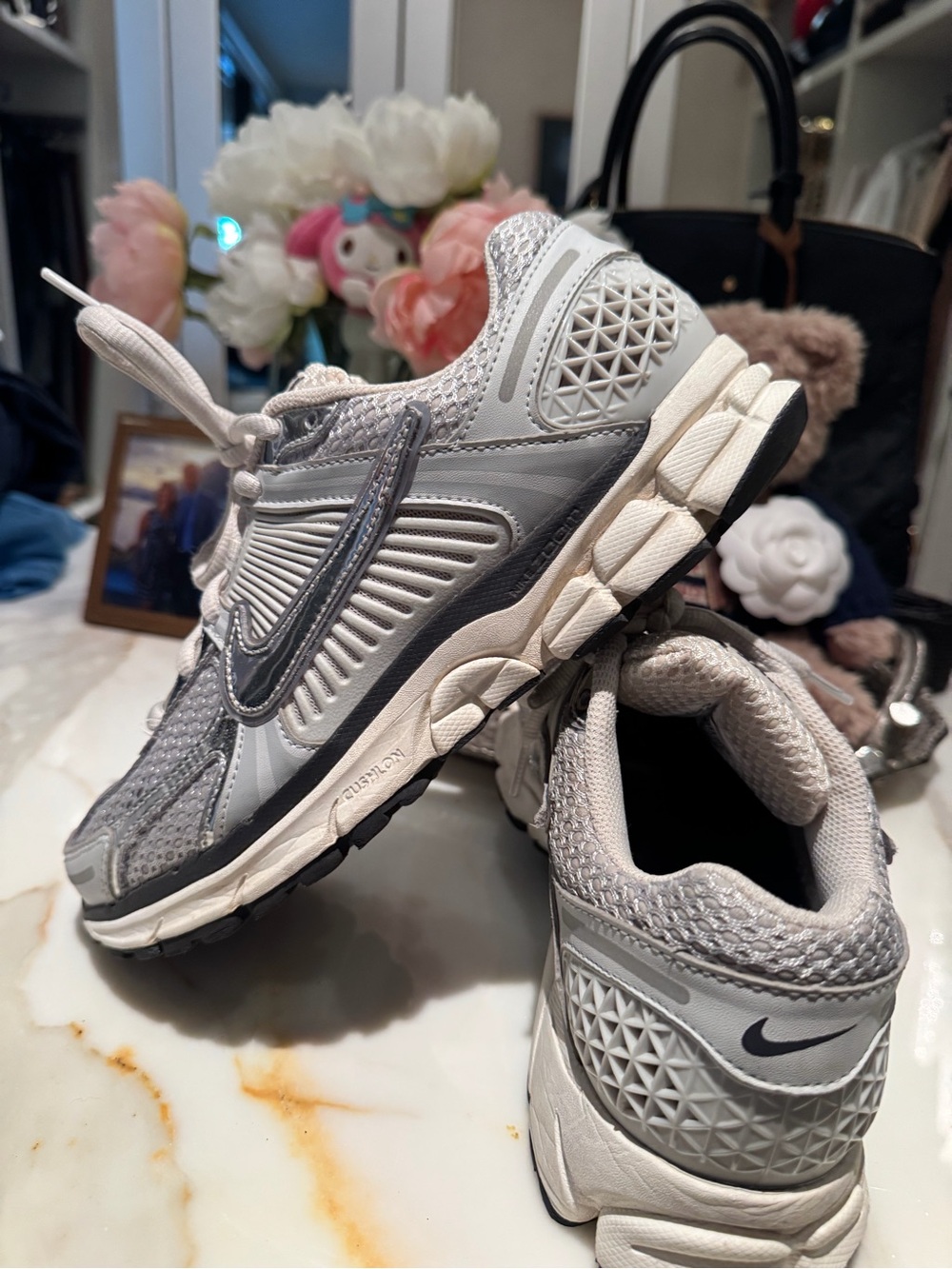 Nike Zoom Vomero 5
Women's Shoes